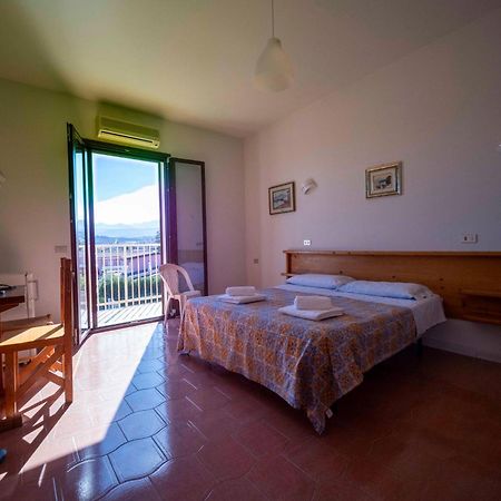 Hotel-Pensione 4 Stagioni Falcone Bagian luar foto